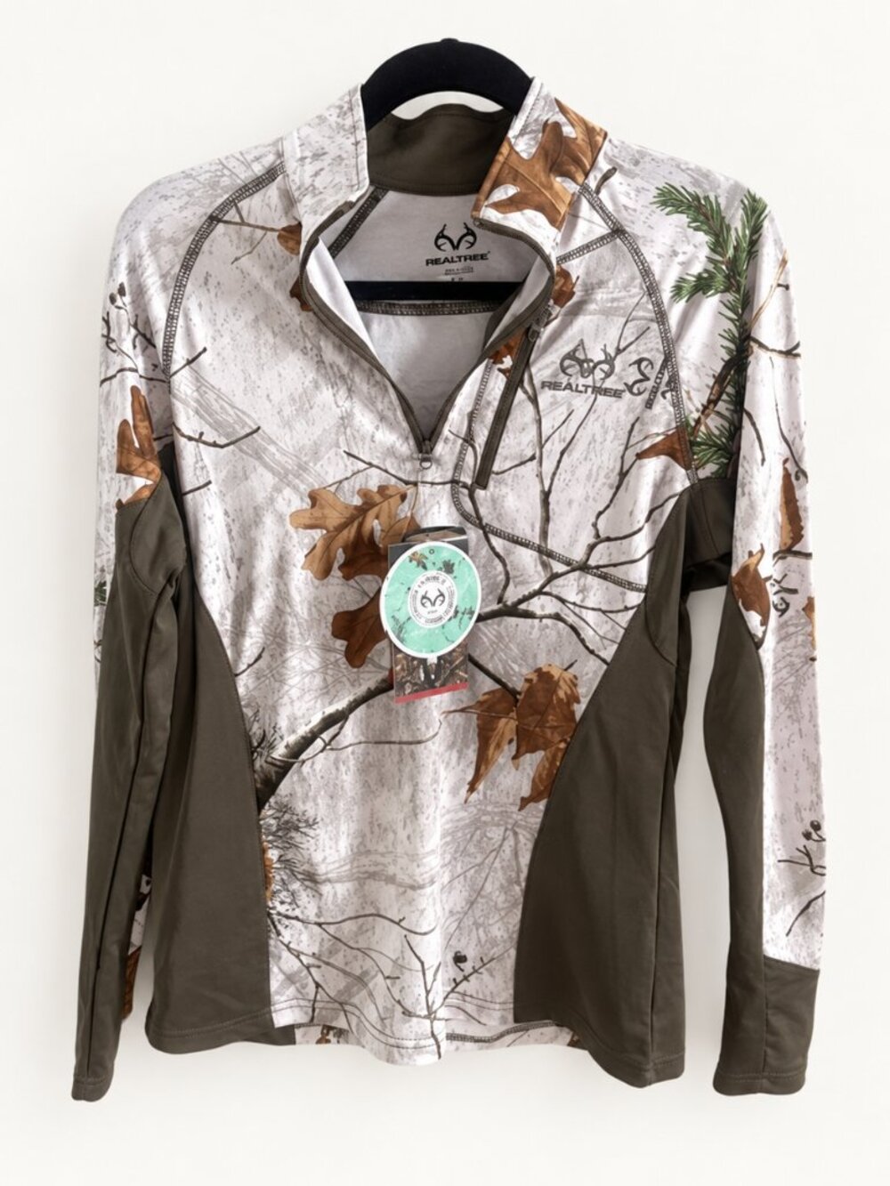 NWT Realtree Snow Camo Quarter-Zip Long Sleeve Top